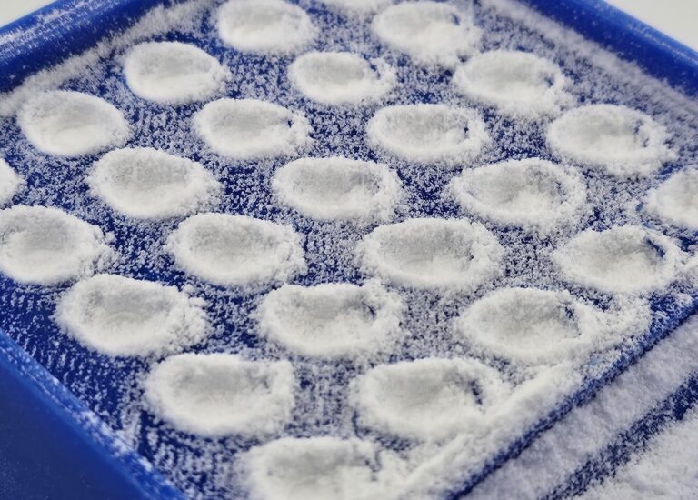 However, the pegs of the multitool create imprints in the powder when packing it. While this can be smoothed over again, the powder filling those imprints cannot be compressed to the same density without leaving more imprints
